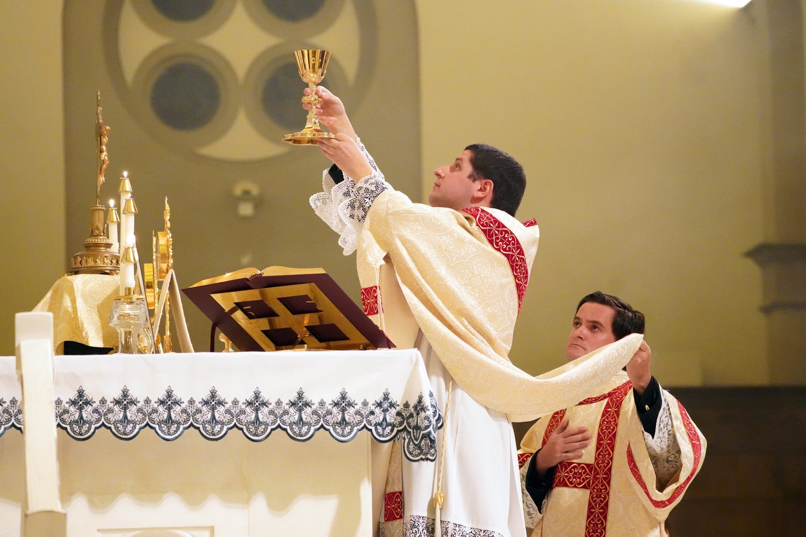 The Significance of Latin Mass in Modern Catholicism: A Historical and Contemporary Perspective