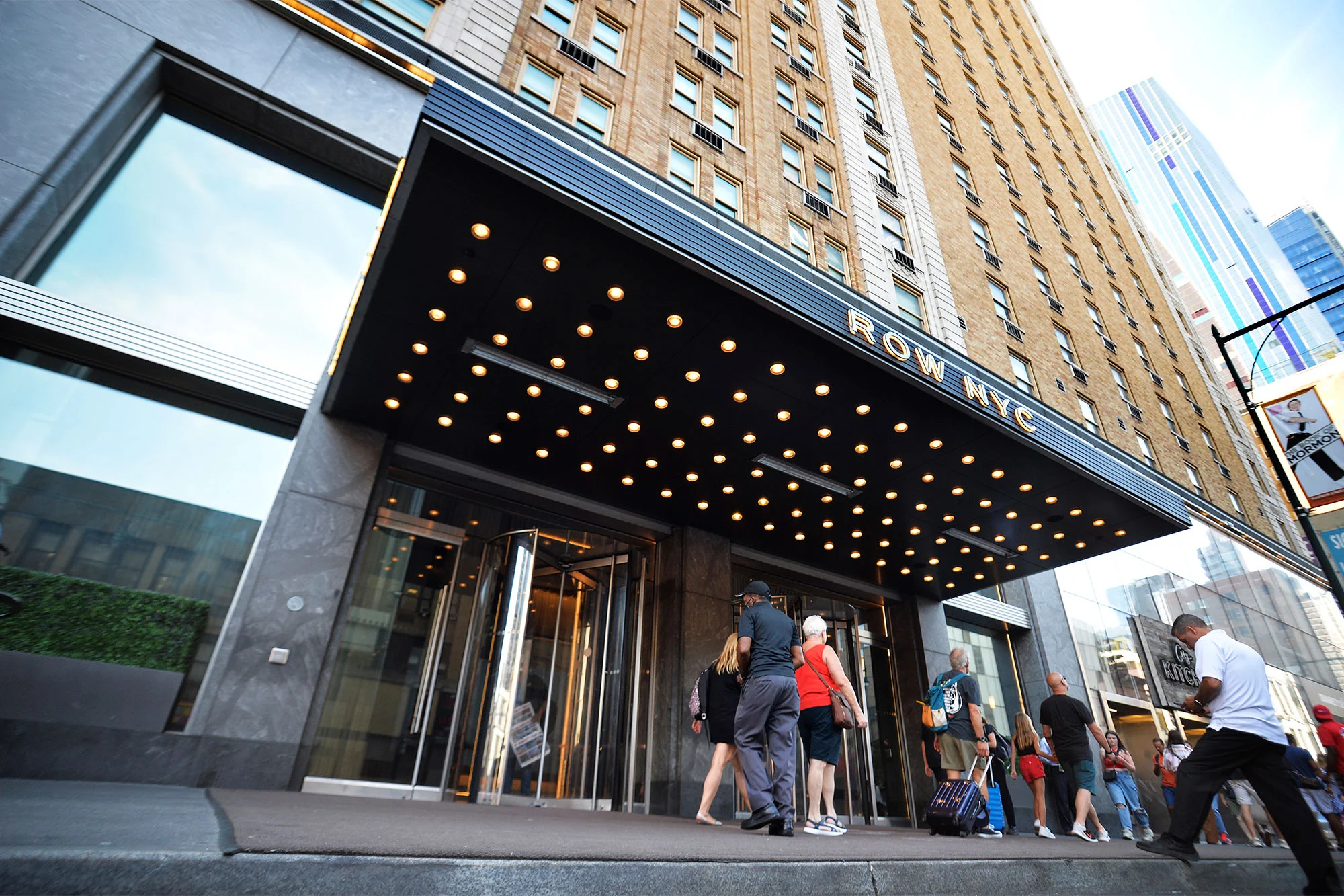 Are Major NYC Hotels Complicit in Housing Illegal Immigrants? Exploring the Impact and Efforts to Address the Issue